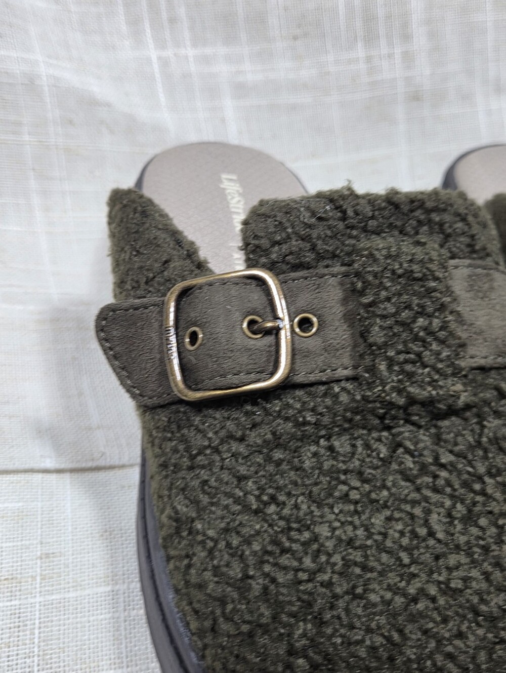 Life Stride Women's Olive Green Faux Shearling Slip-On with Buckle Size 6.5 . - Picture 12 of 12